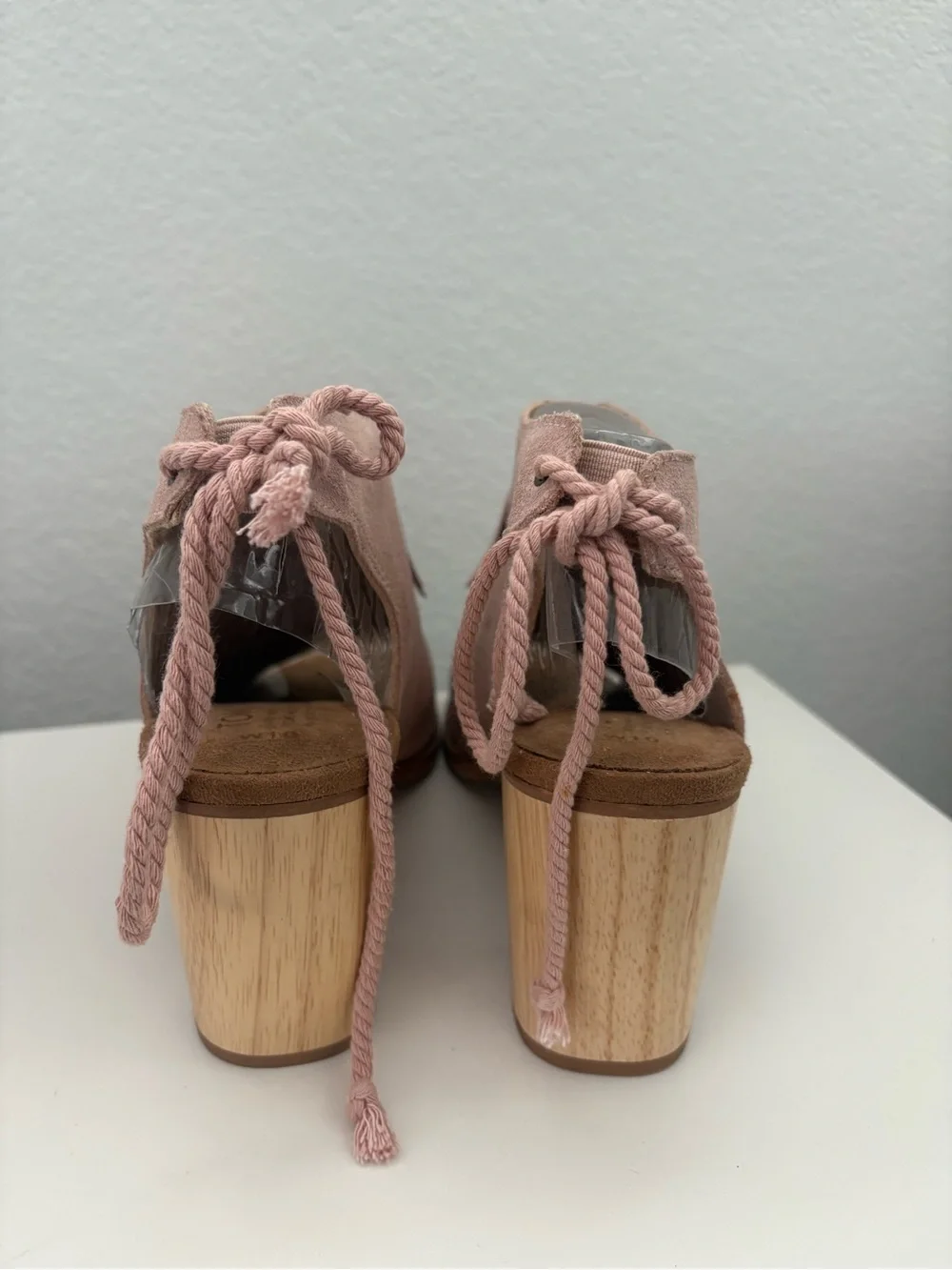 TOMS Elba Blush Suede Peep Toe Wood Block Heel  Womens 10